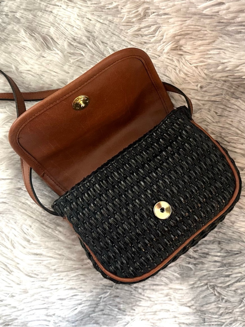 Amanda Smith Crossbody Bag in Black and Brown Woven Vegan Leather - Picture 3 of 12